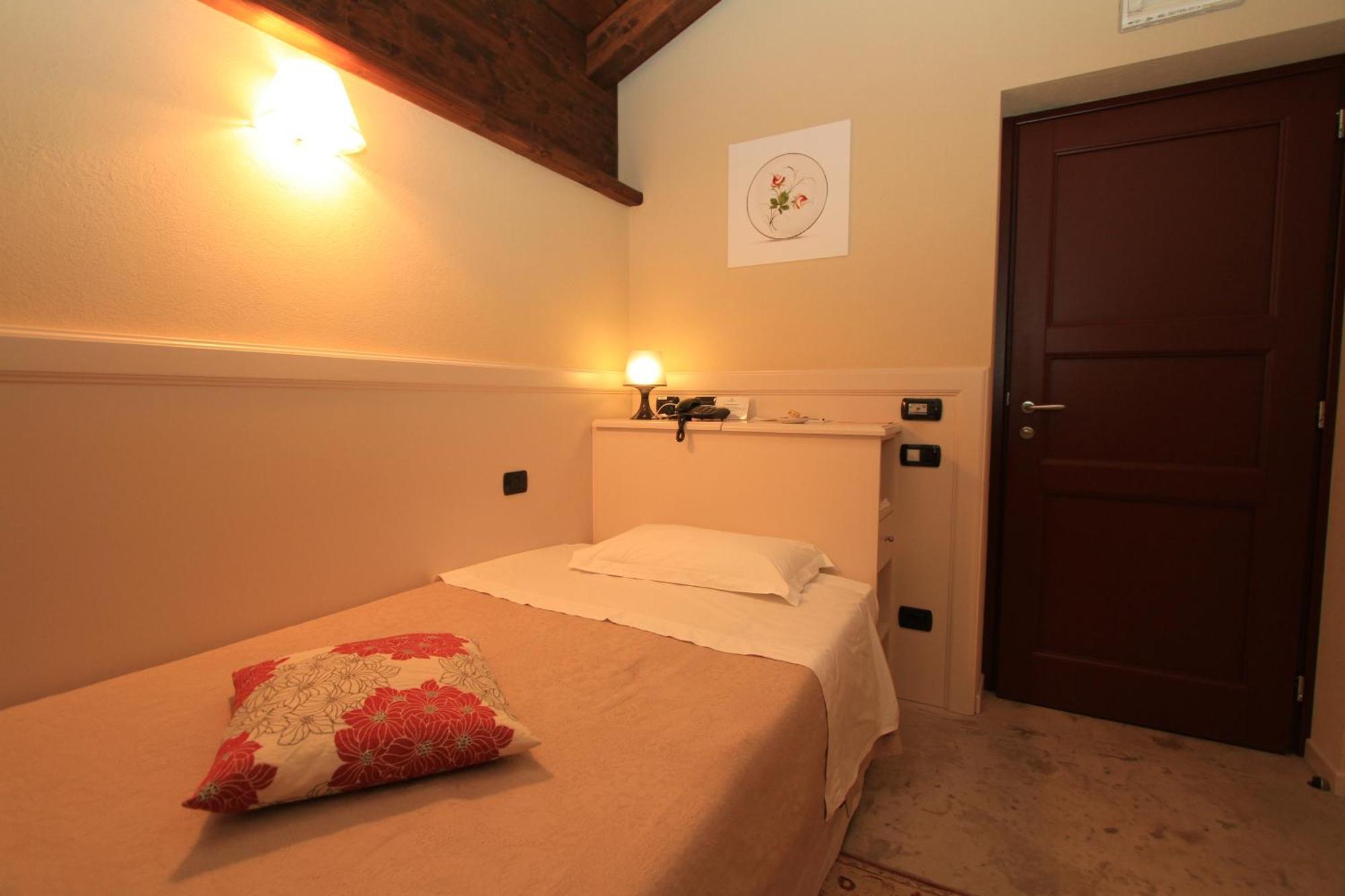 Albergo Della Ceramica Villanova Mondovì Værelse billede